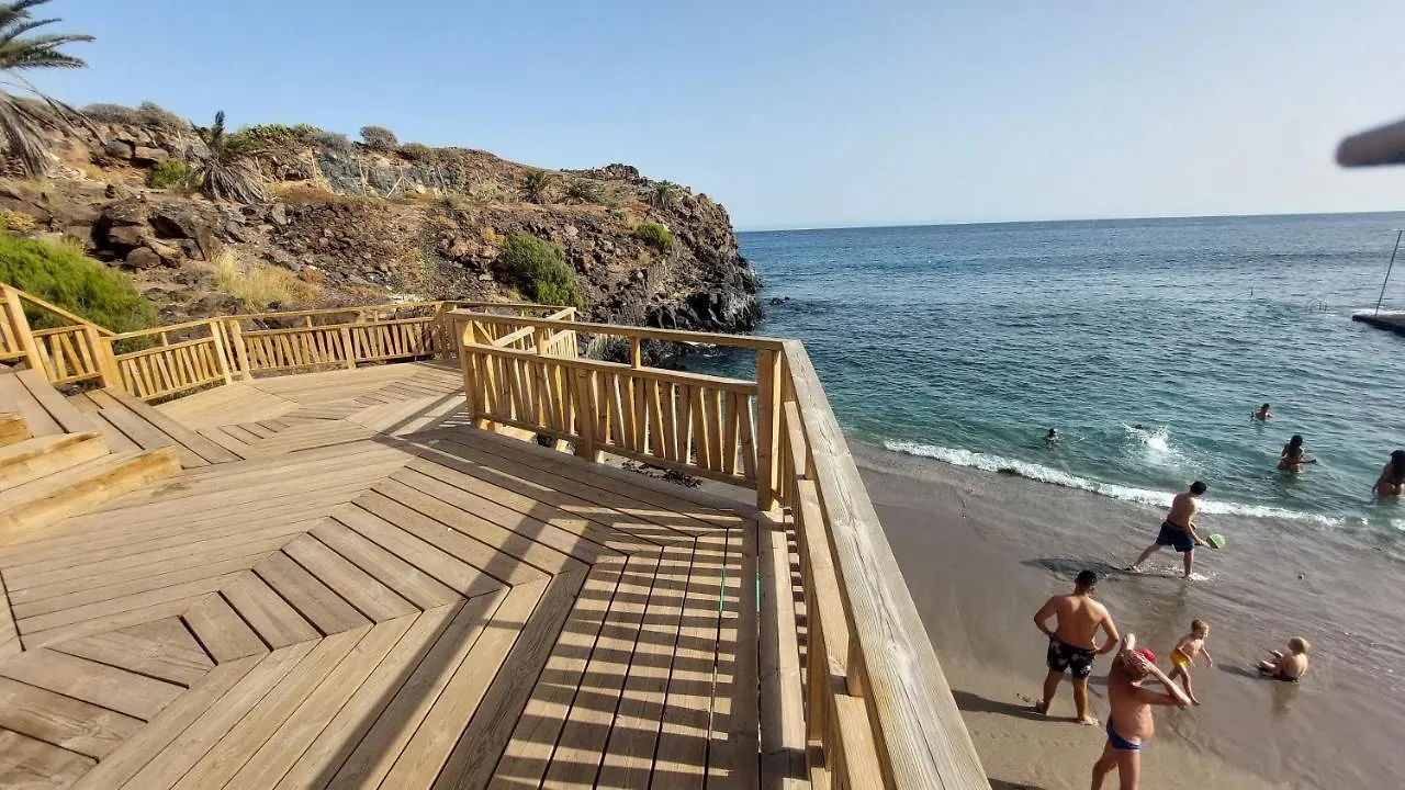 South Tenerife 2 Bedrooms With Sunny Terrace And Amazing Views To Teide And Pool Costa Del Silencio